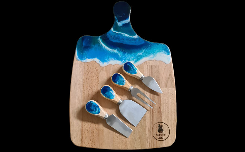 Paint a Pot - Adult Art Workshops - Resin Cheeseboard Classes